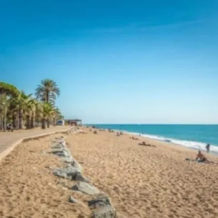 Al Lado Del Mar *